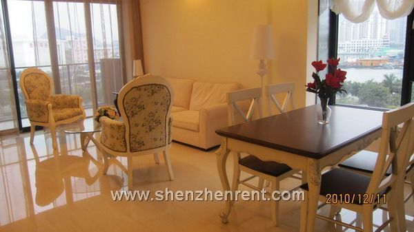 Low rise 4 bedrooms apartment in peninsula for rent