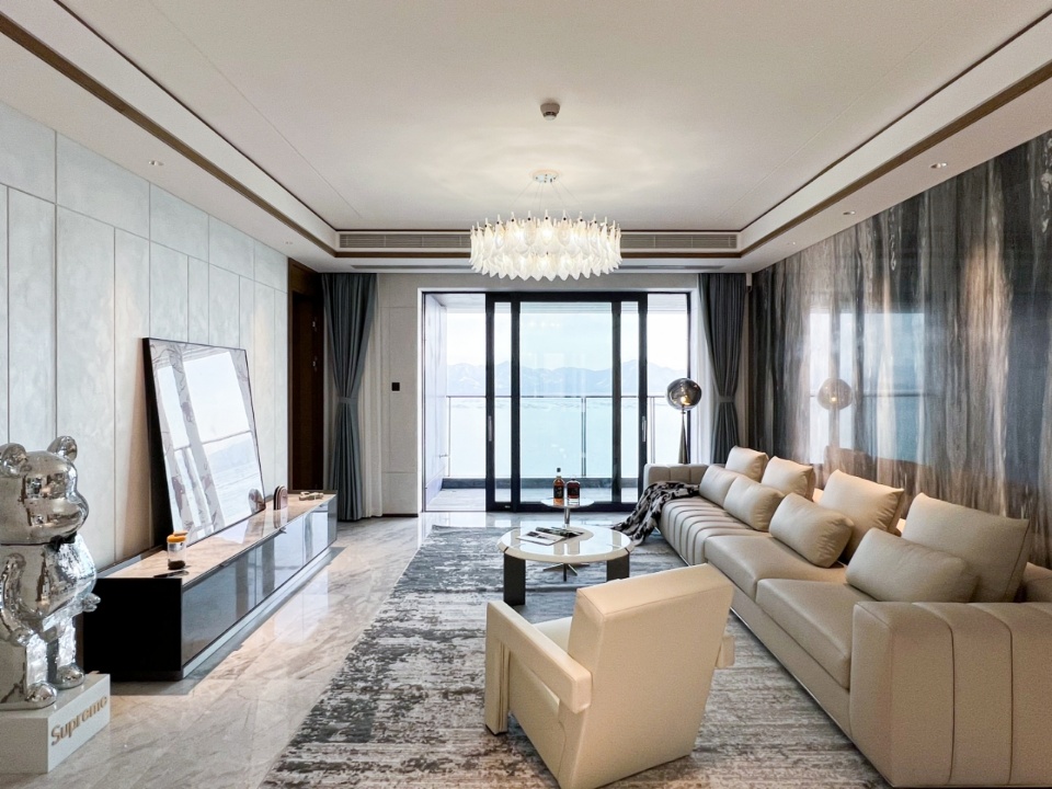 Top 4 bedrooms apartment in Shekou for rent