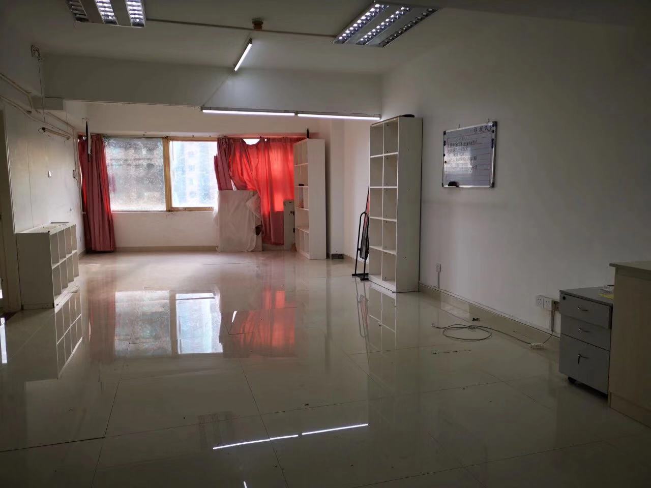 Nice office in shekou for rent