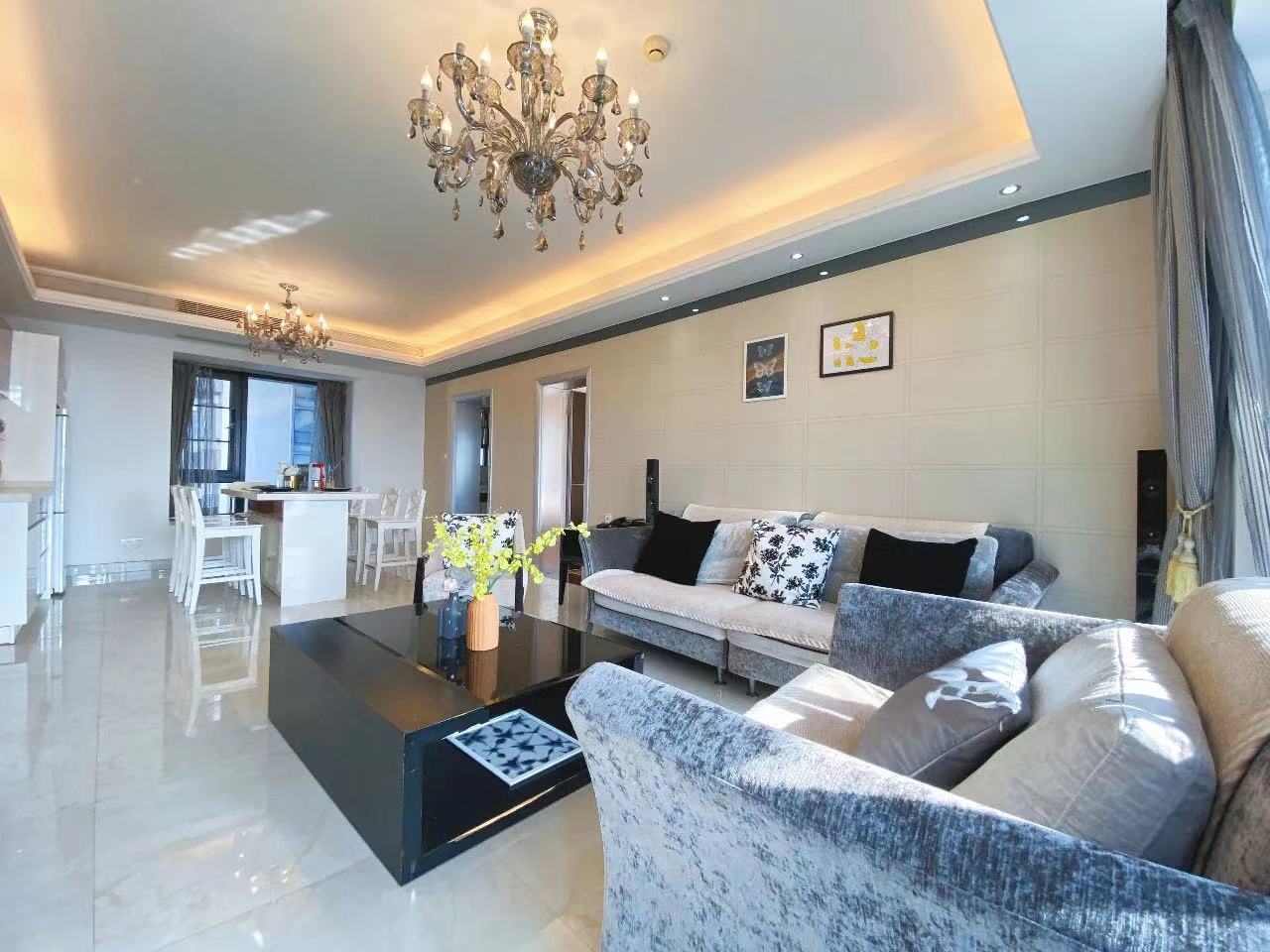 Modern 4 bedrooms apartment in Peninsula for rent