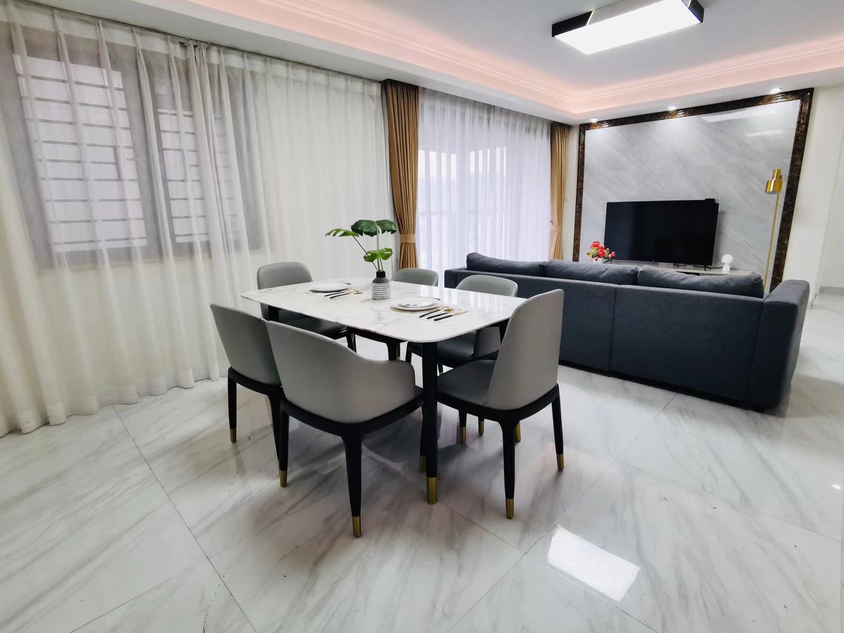 Nice and cheap 4 bedrooms apartment in She Kou for rent