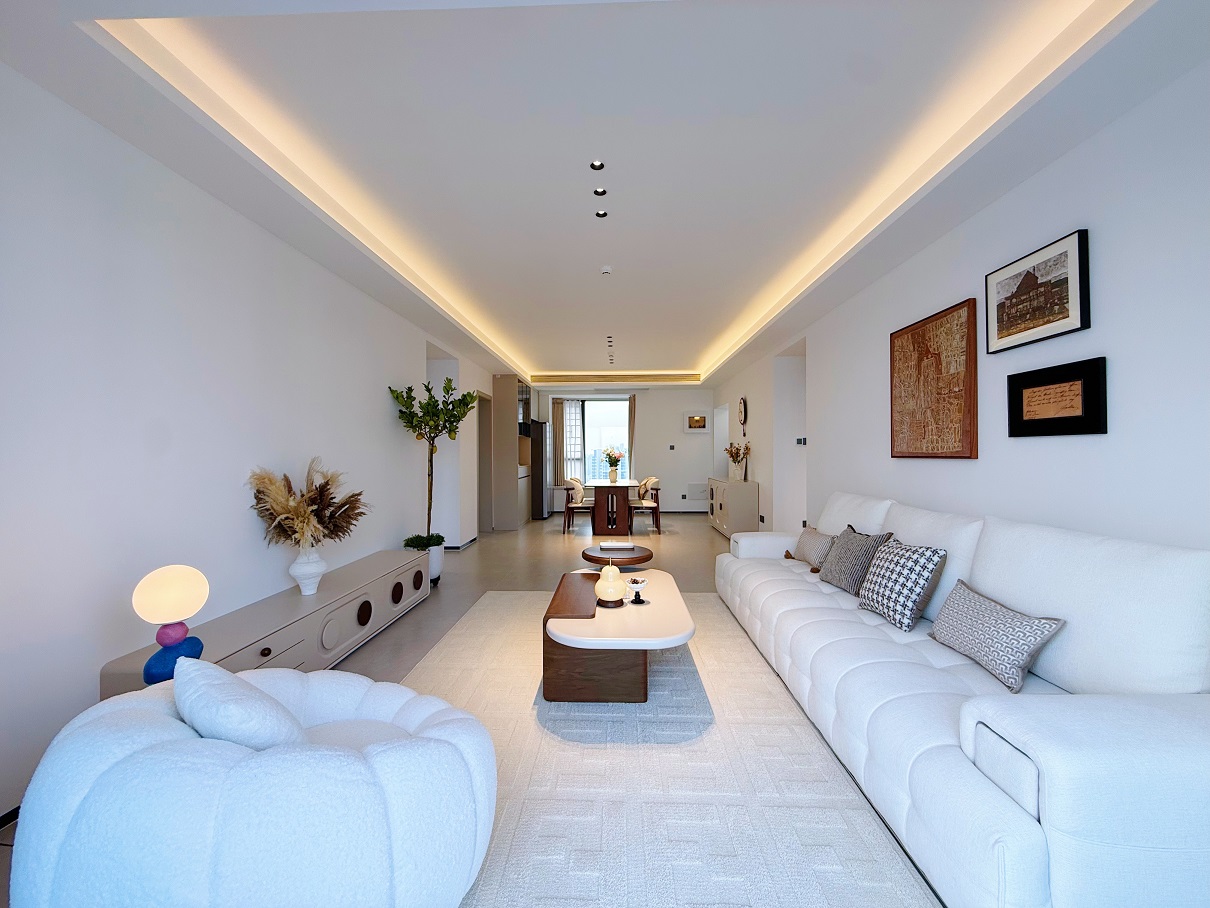 Top floor new decoration 3 bedrooms apartment in She Kou  for rent