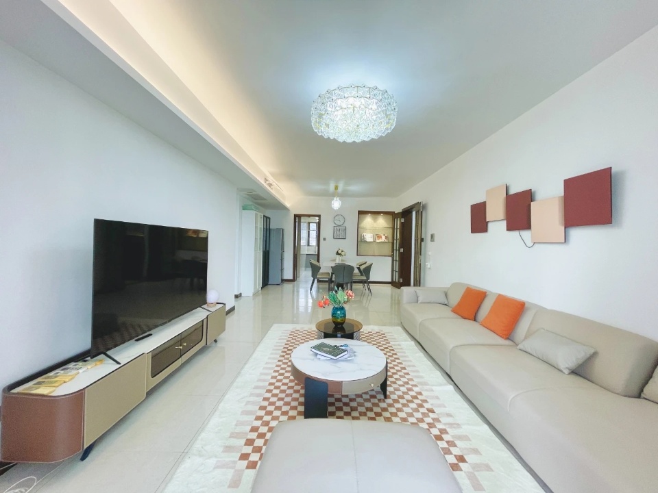 Beautiful  5 bedrooms apartment in Shekou for rent